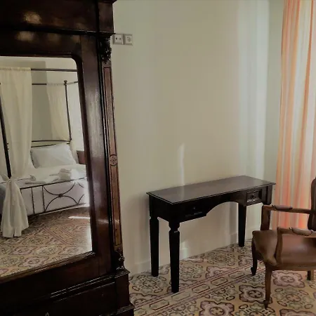 Vivian's Antique House *